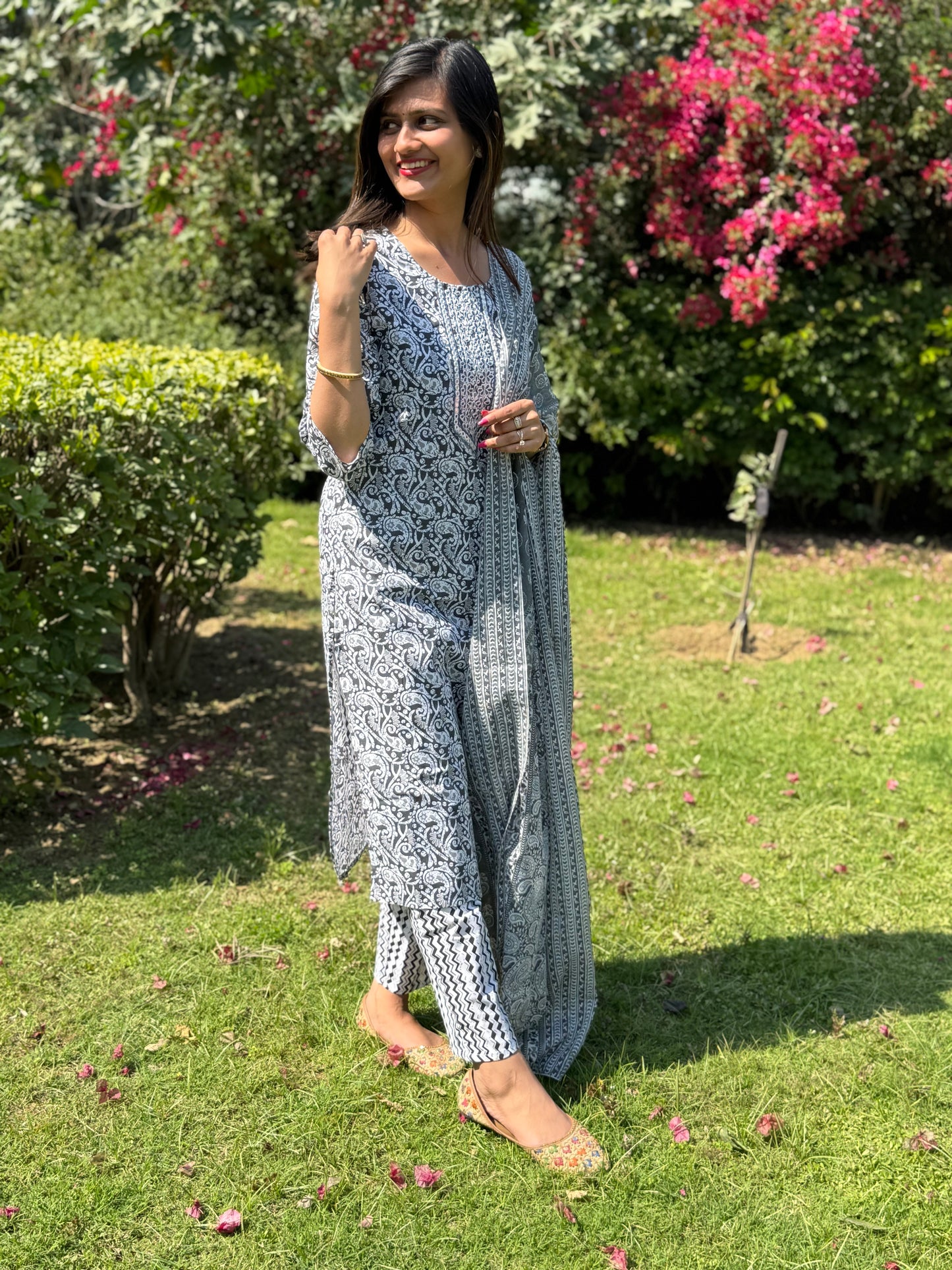 Beautiful Paisley Print Kurta Set
