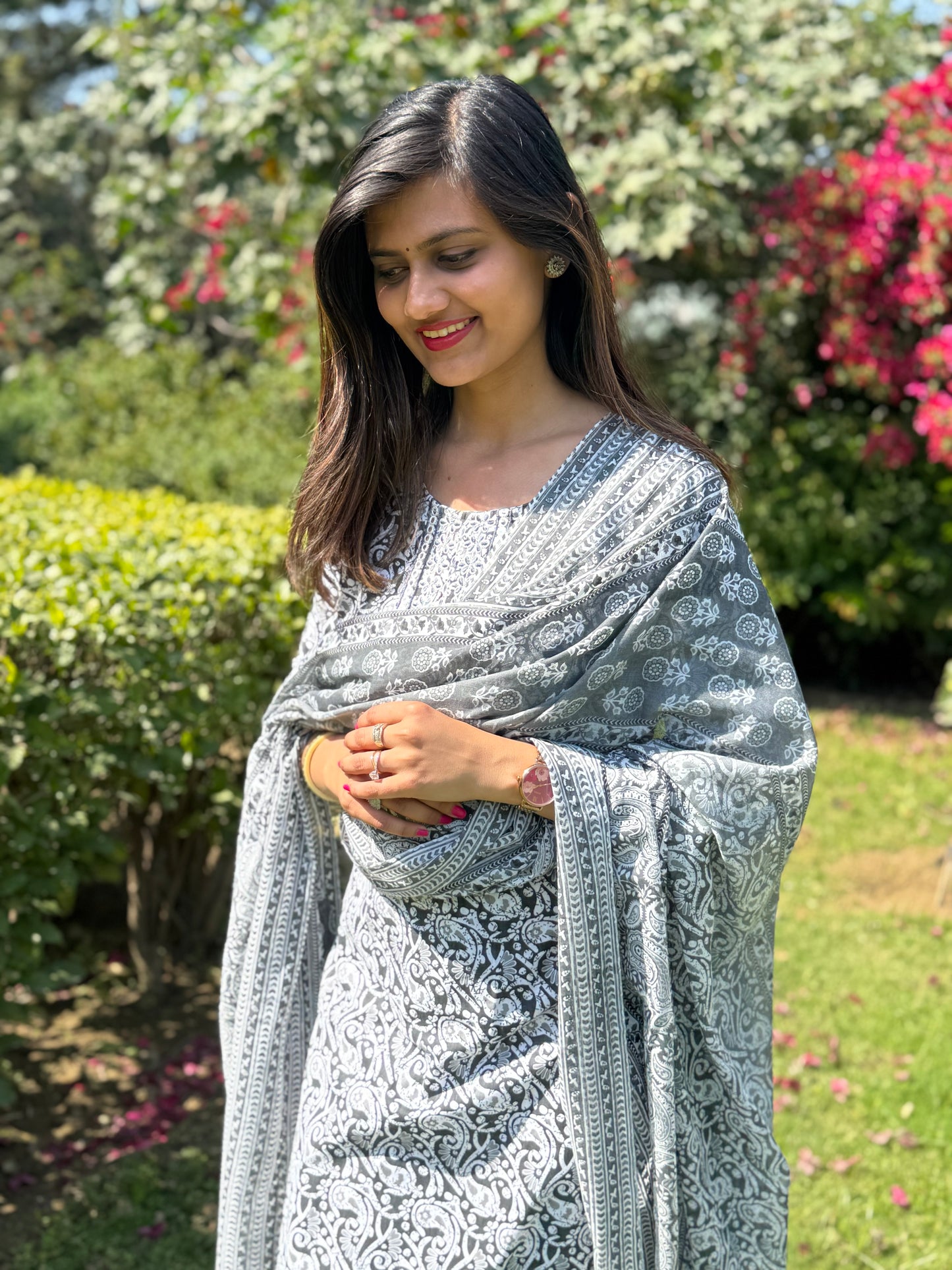 Beautiful Paisley Print Kurta Set
