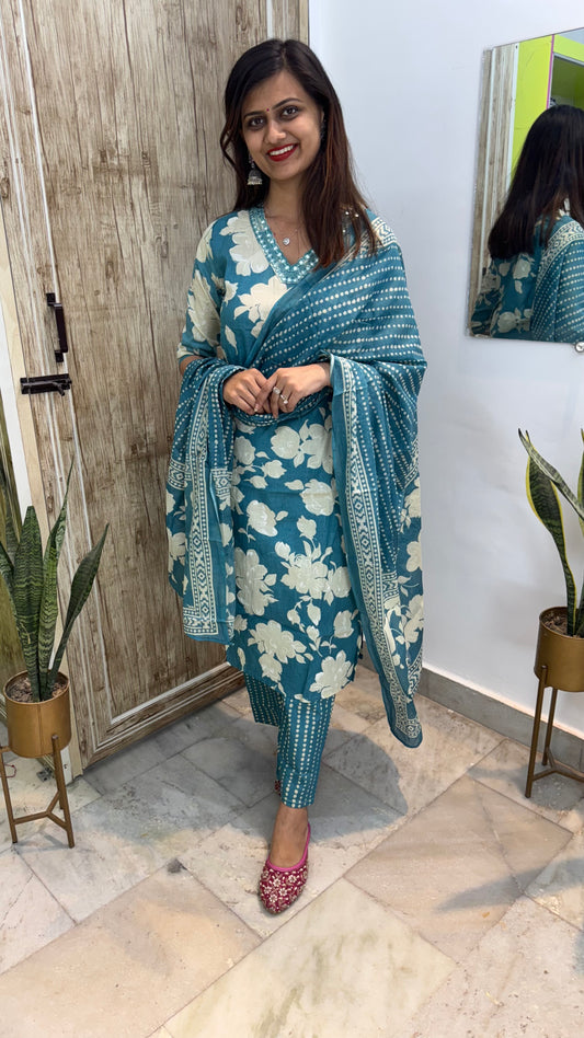 Beautiful Embroidered Kurta Set