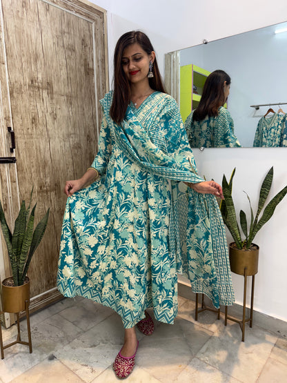 Beautiful Aanarkali Embroidered Kurta Set