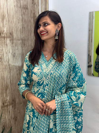 Beautiful Aanarkali Embroidered Kurta Set
