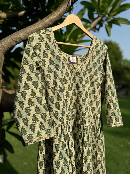 Beautiful Nyra Cut Kurta With Gota Work