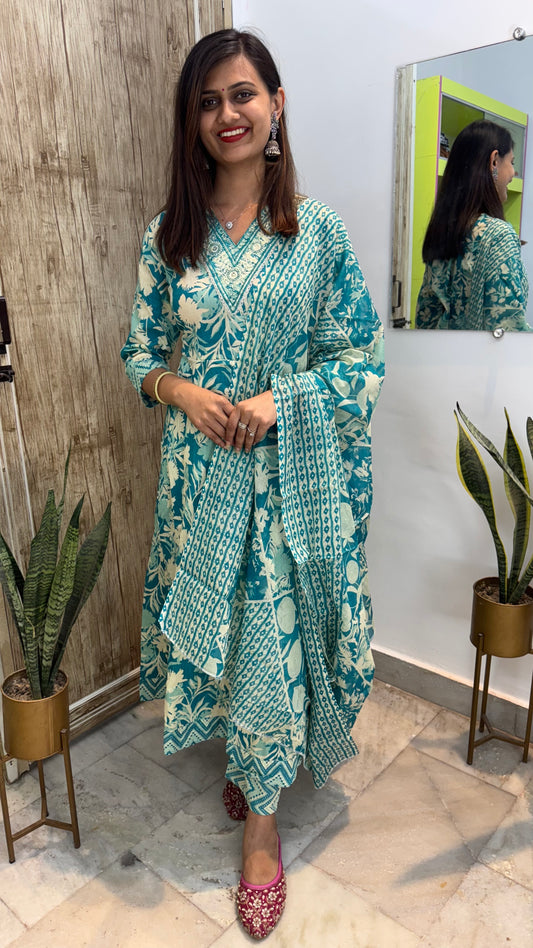 Beautiful Aanarkali Embroidered Kurta Set