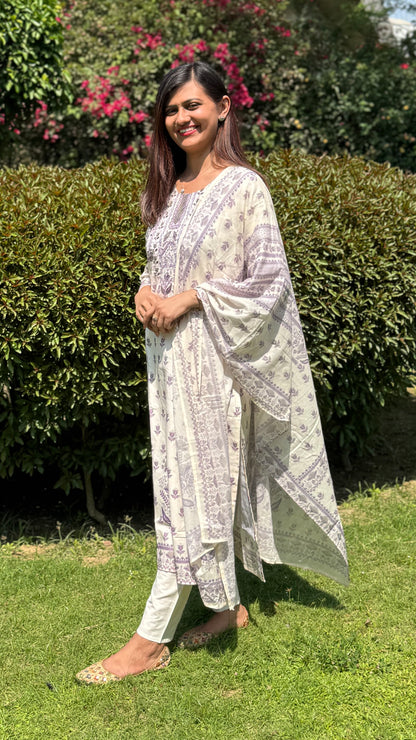 Beautiful Hand Embroidered Kurta Set