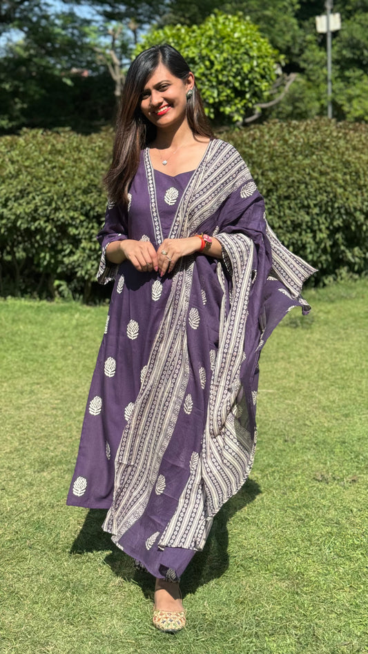 Beautiful Embroidered Kurta Set