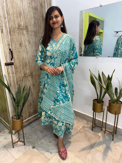 Beautiful Aanarkali Embroidered Kurta Set