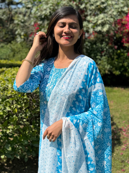 Beautiful Floral Print Kurta Set